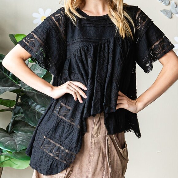 Oli & Hali Black Asymmetrical Lace Short Sleeve Top - Picture 3 of 6
